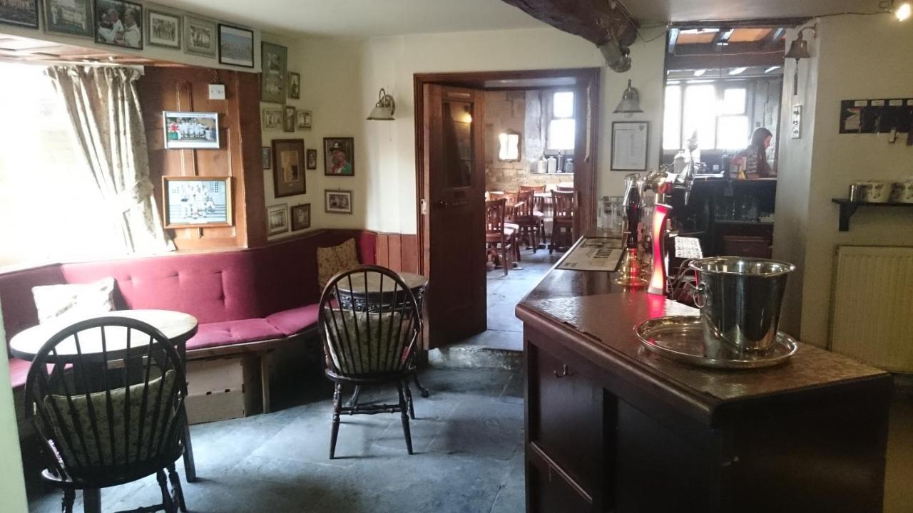 Red Lion Inn ชิปปิงแคมป์เดน ภายนอก รูปภาพ